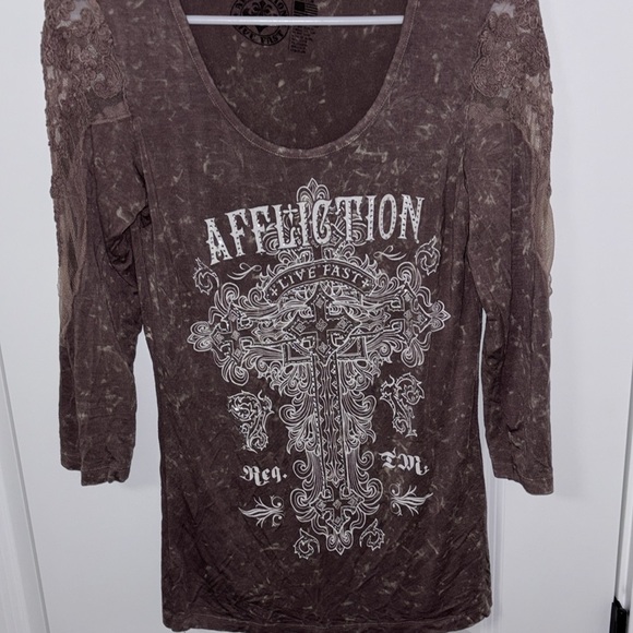 Affliction “Live Fast” quarter sleeve shirt. Laced sleeves. Size medium. - Picture 2 of 5